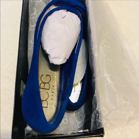 NIB New BCBGeneration suede flats blue - Picture 7 of 7